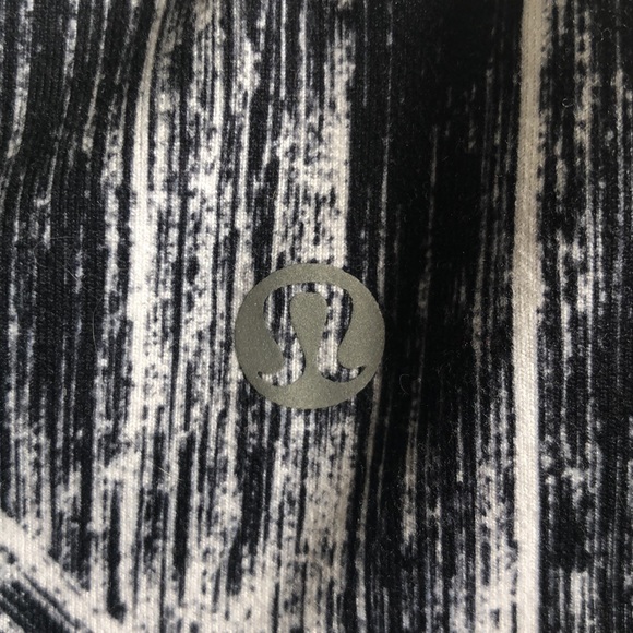 Lululemon Wunder Under - Picture 2 of 4